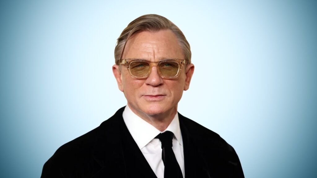 Daniel Craig